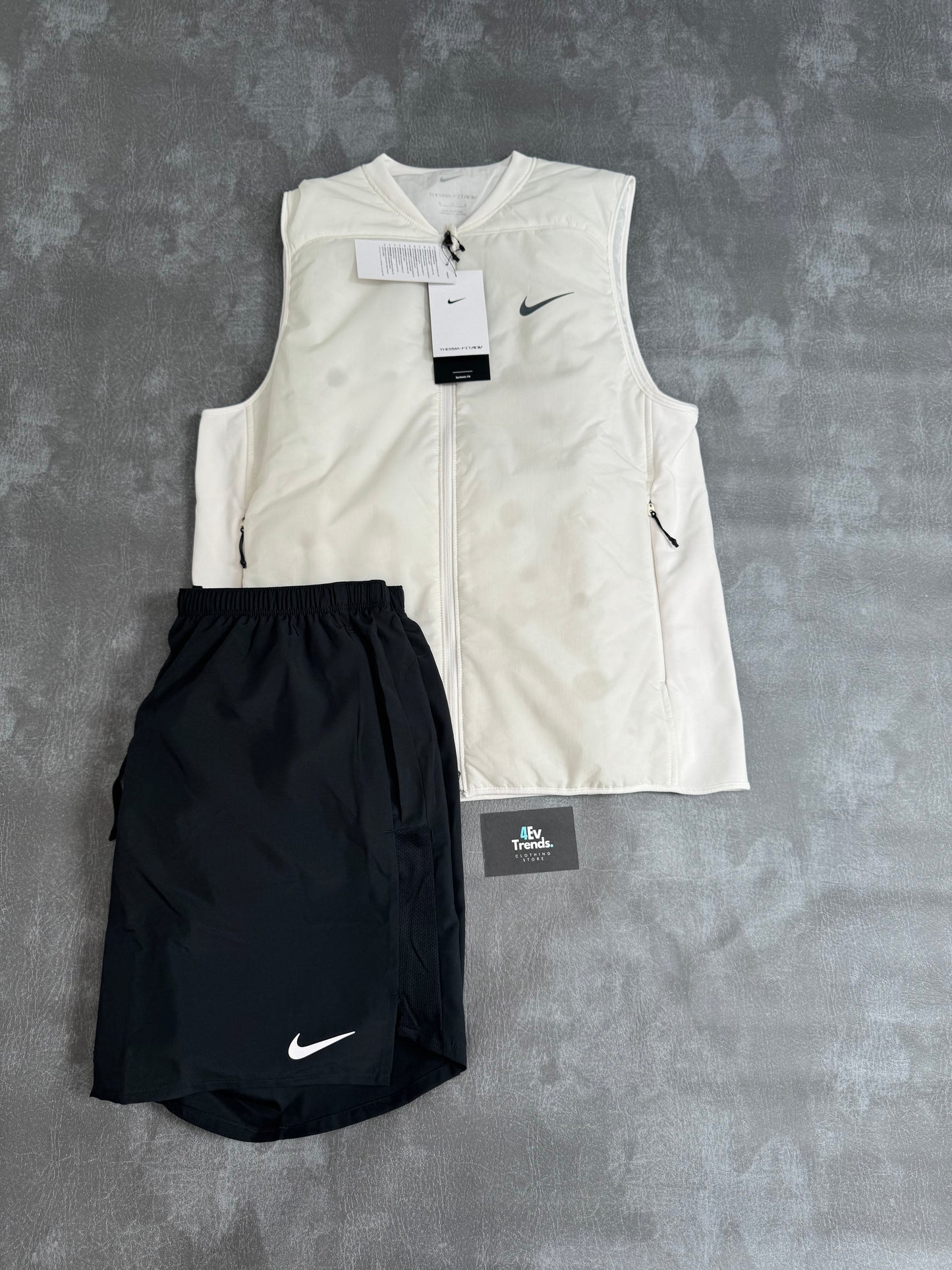 White Nike AreoLayer gilet set